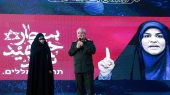 تقدیر از سحر امامی مجریی شیرزن صدا و سیما در مراسم چهلم شهید حاجی‌زاده