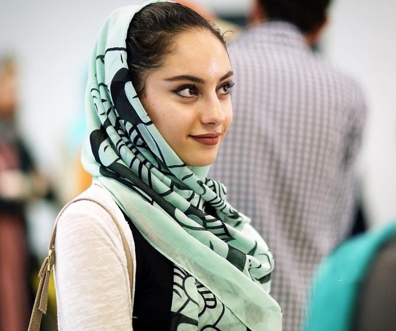 ترلان پروانه بازیگر