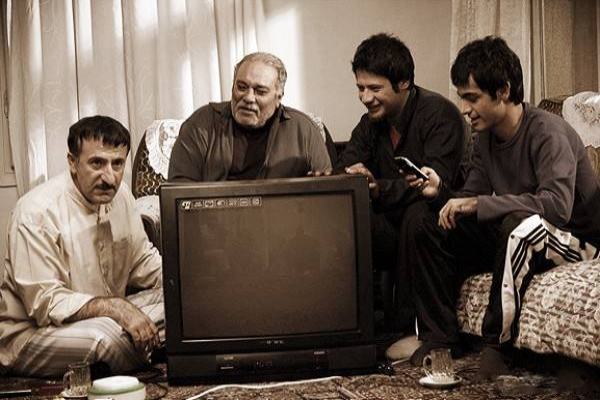 علی صادقی و اشکان اشتیاق در سریال سه درچهار 