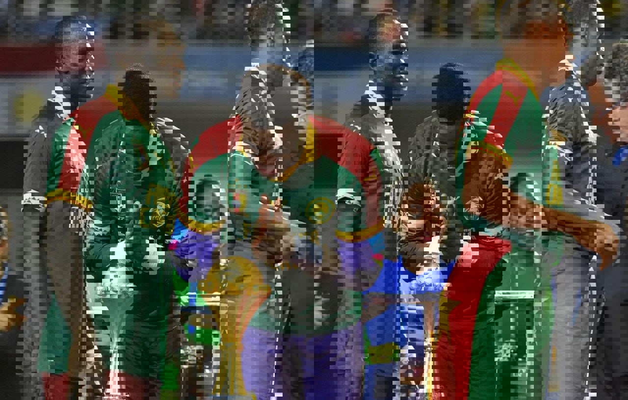 2211608