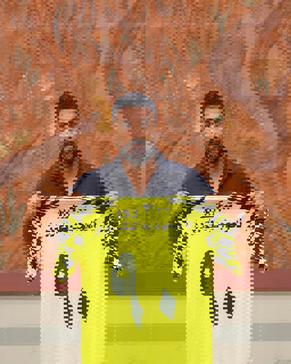 2211463