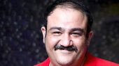 نگاهی به آشپزخانه ایرانی‌پسند خانه مهران غفوریان؛ از لوازم خانگی برند و چیدمان خاص تا رنگ کابینت‌ها و لوستر شیک