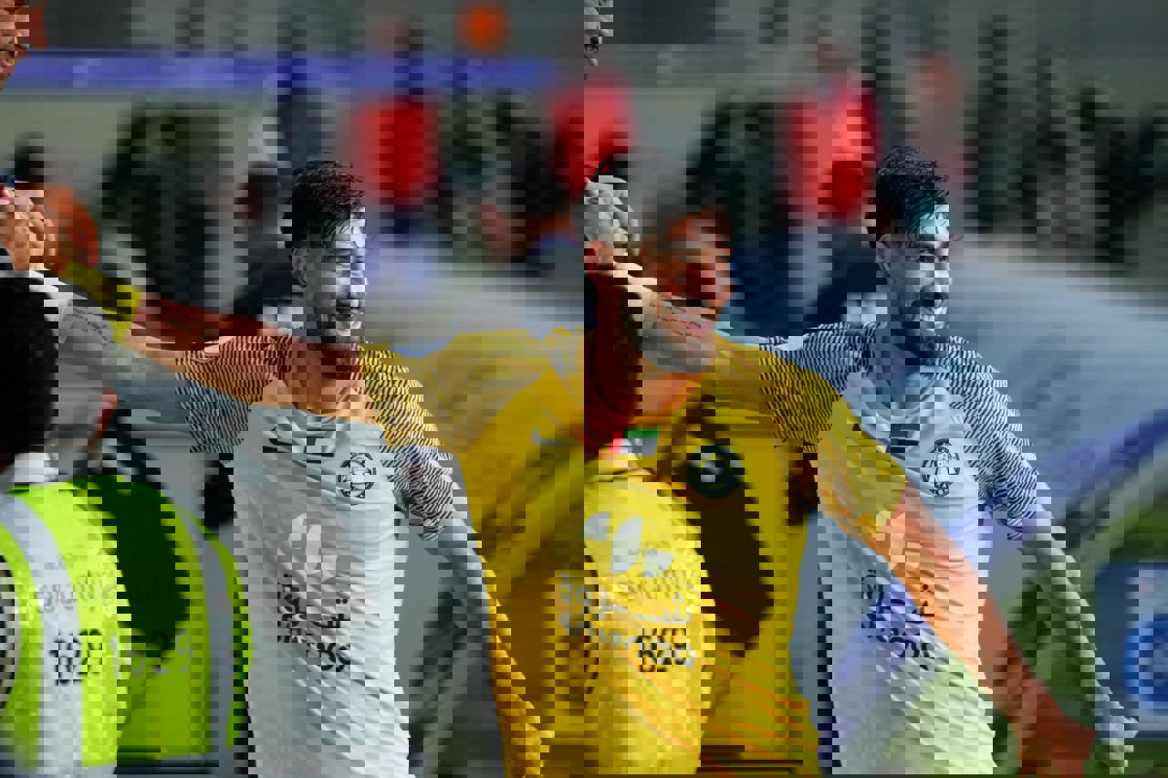2132805