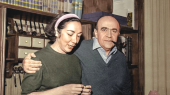 قاب تاریخ| راز پیپ و عصا و گُل ارکیده در جیب کُت هو‌یدا ‌ 