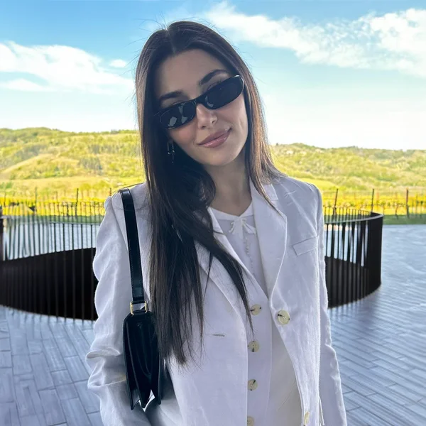 داستان زندگینامه هنری و شخصی هانده ارچل (Hande Erçel)