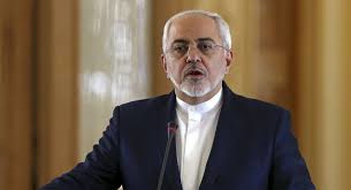 ظریف: مردم و رهبران ایران، برنامه هسته‌ای را از دریچه عزت می‌بینند/ اگر ایران می‌خواست بمب بسازد، تا کنون ساخته بود