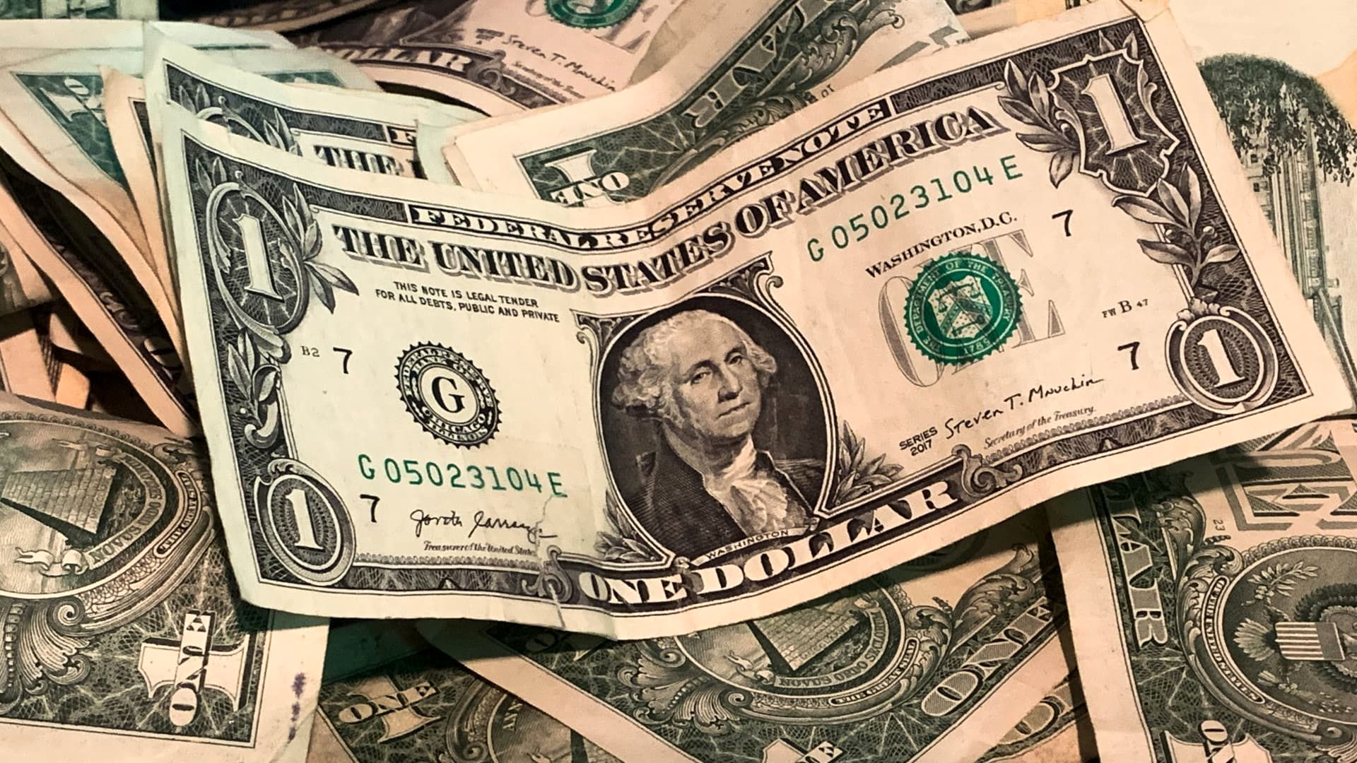  قیمت دلار، یورو، درهم، لیر و پوند در بازار امروز یکشنبه ۶ مهر ۱۴۰۴ + جدول