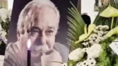 نگاهی به حال و هوای خانه محمد کاسبی قبل از مراسم خاکسپاری؛ چیدن میز عزا، روشن کردن شمع و حضور مهمانان در منزلی که چندین سال میزبان این بازیگر بود! +ویدیو