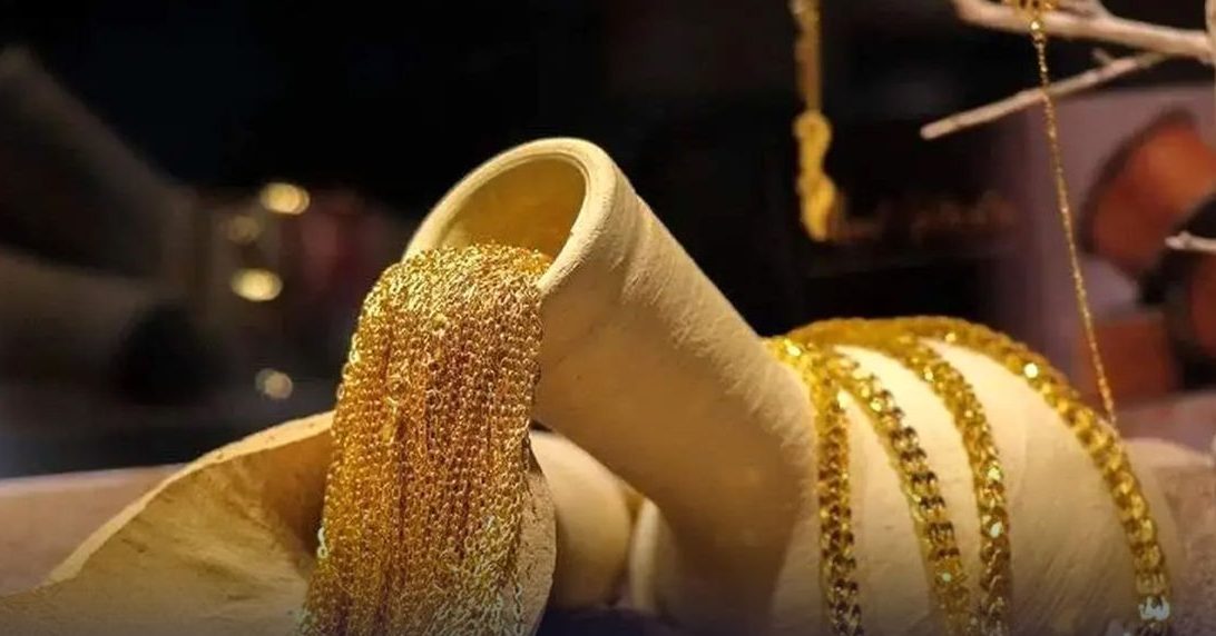 پیش بینی قیمت طلا سه شنبه ۲۹ مهر ۱۴۰۴؛ طلا به زیر کشیده می‌شود