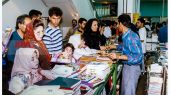 قاب تاریخ | ویگن در آبادان، بازار خودروی تهران، آقای نفت‌فروش و نقش جهان سال ۱۳۰۴ 