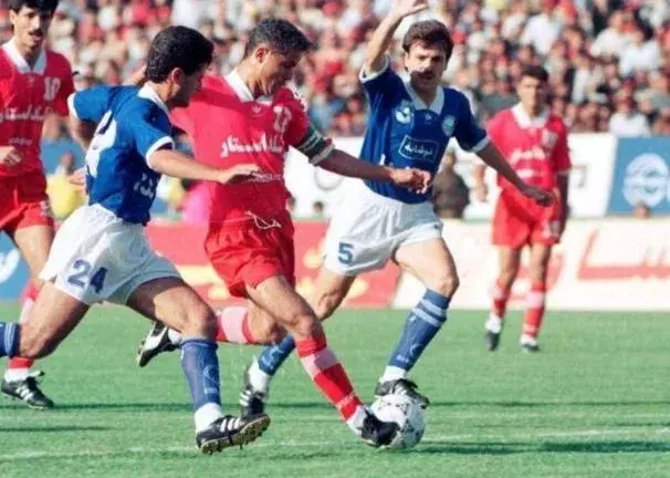 غیبت آقای گل پرسپولیس مقابل تراکتور