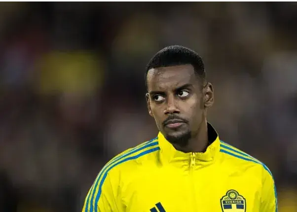 سکوت ایساک شکست: این وضع شرمآور است!