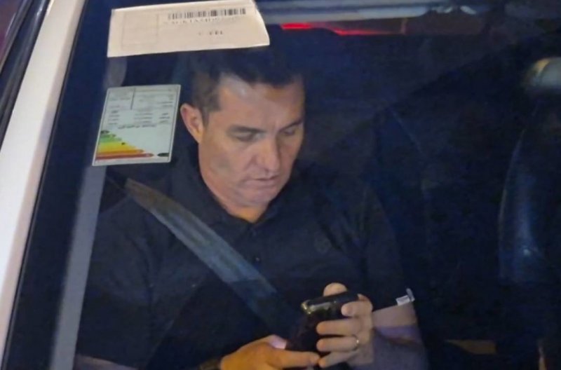 سرمربی پرسپولیس به ایران  رسید + عکس