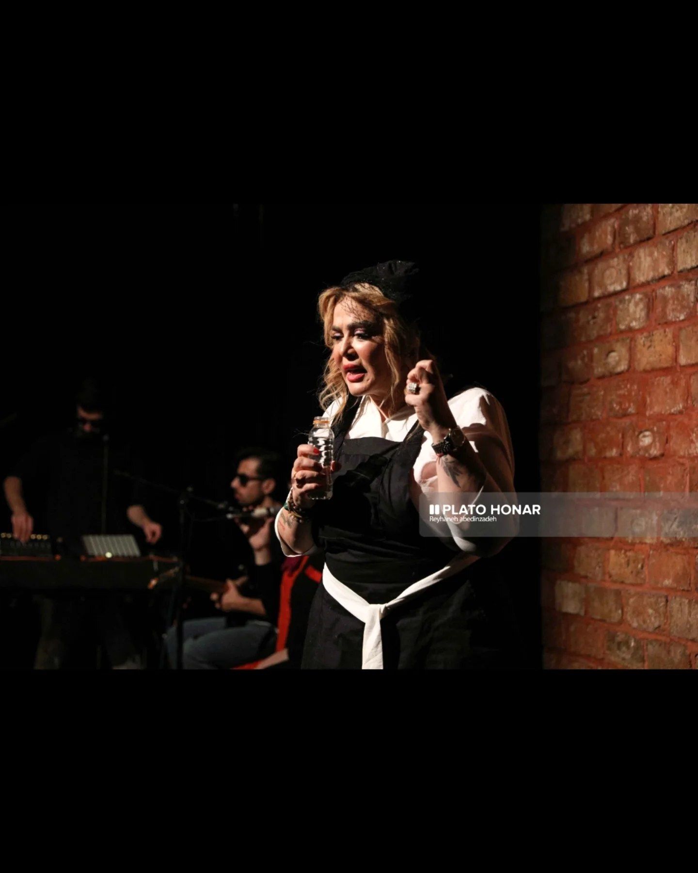 نمایش «یازده: یازده» به کارگردانی و بازی بهاره رهنما