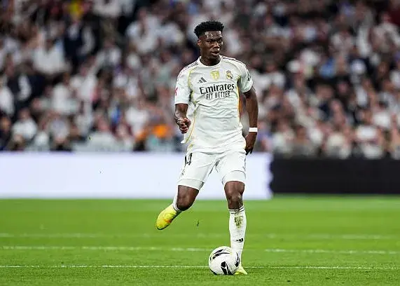 شوامنی: درگیری در الکلاسیکوها جذاب است