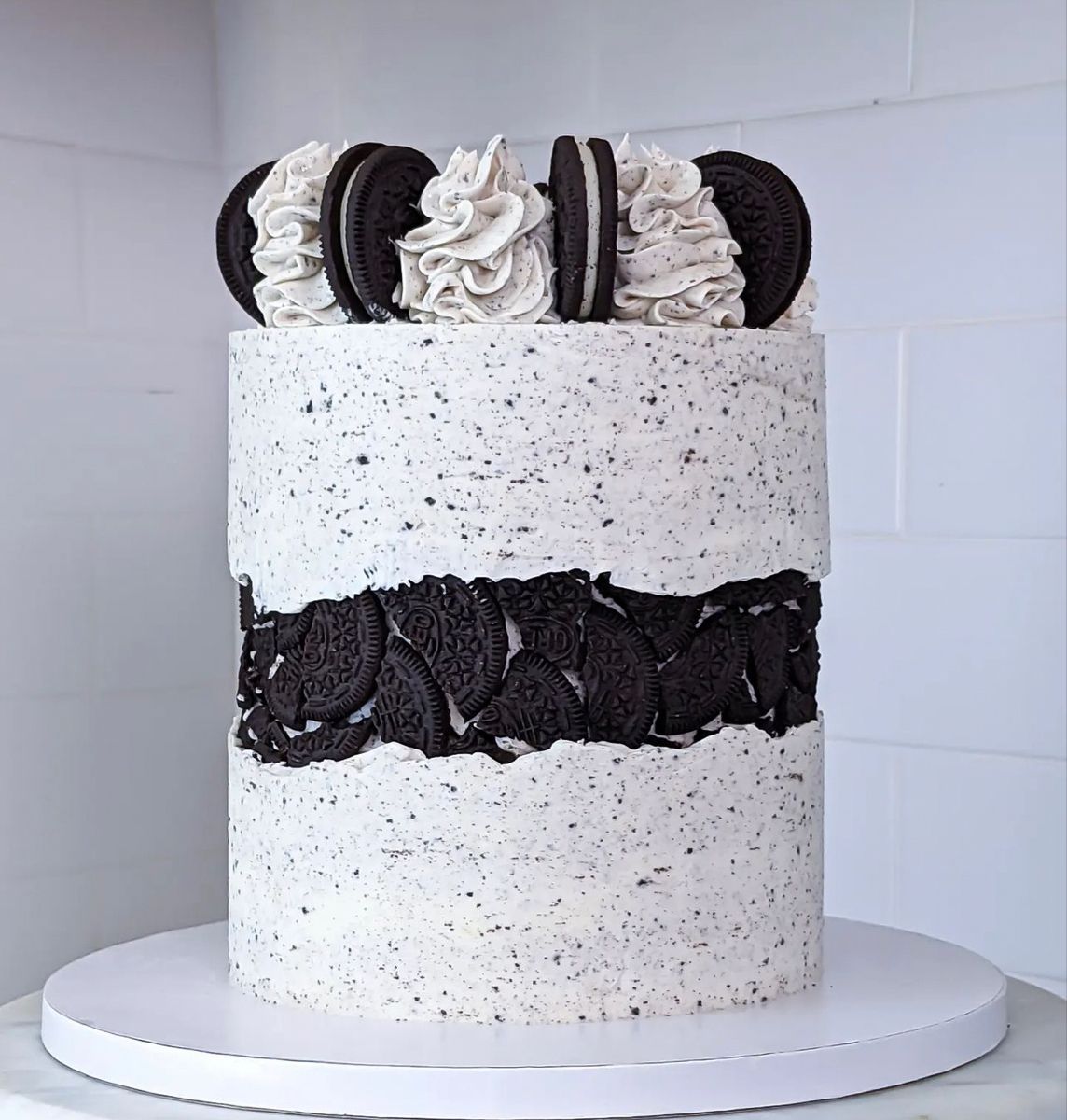 کیک تولد سیاه و سفید