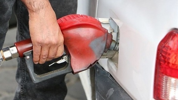 نرخ جدید بنزین اعلام شد / از نیمه دوم آذرماه ۵۰۰۰ تومان می‌شود