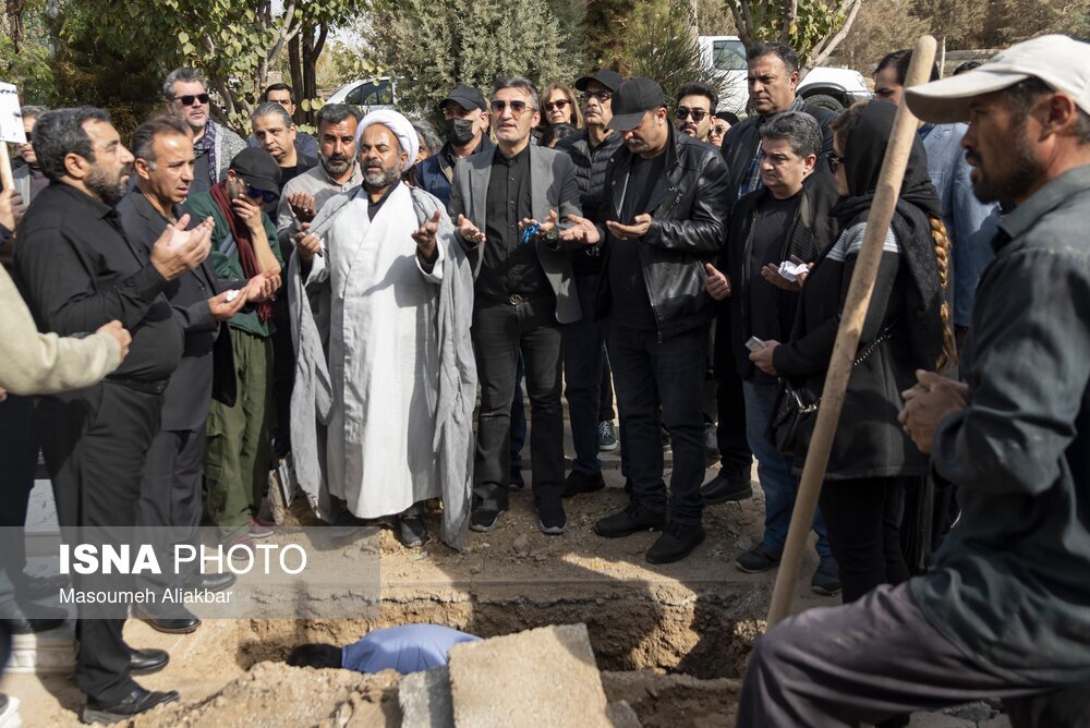 خاکسپاری همایون ارشادی 2