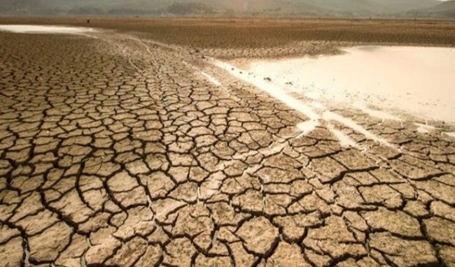 از بین رفتن رطوبت زمین از بین رفتن رطوبت زمین