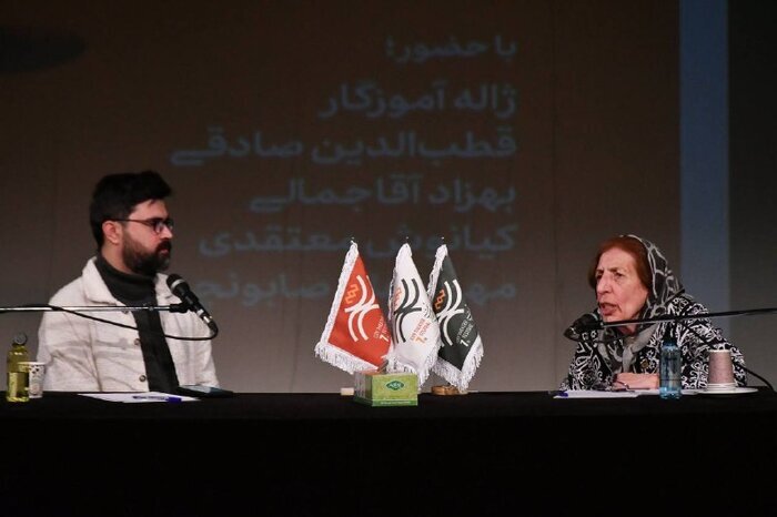 ژاله آموزگار در دومین نشست از سلسله نشست‌های این جشنواره که در سالن استاد ناظرزاده کرمانی تماشاخانه‌ ایرانشهر
