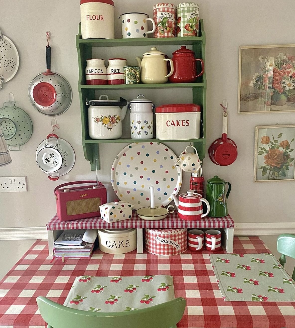 شلف دیواری آشپزخانه