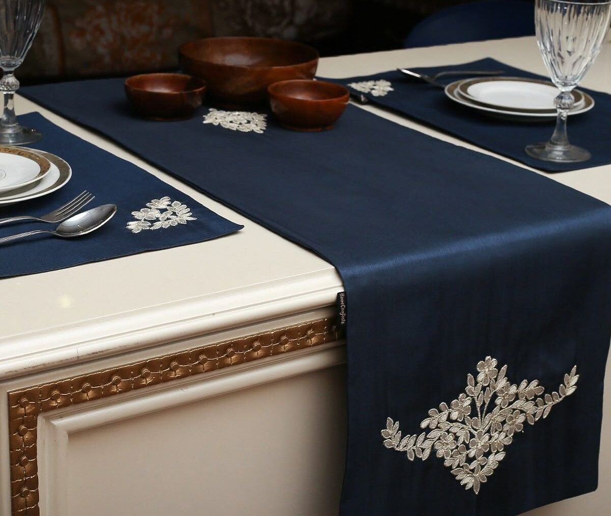 رانر میز ناهارخوری