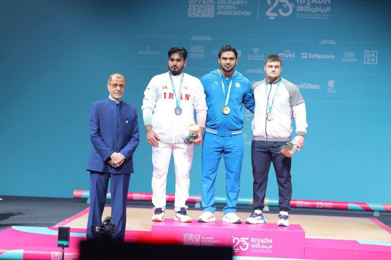 وزنه بردار ایران: اوت در یکضرب، نقره در دوضرب