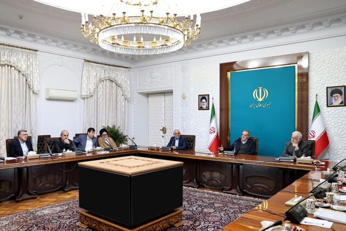 پزشکیان سیاست نوین حجاب را رونمایی کرد؛ راهکاری برای حفظ سرمایه اجتماعی و جلوگیری از تنش‌ها