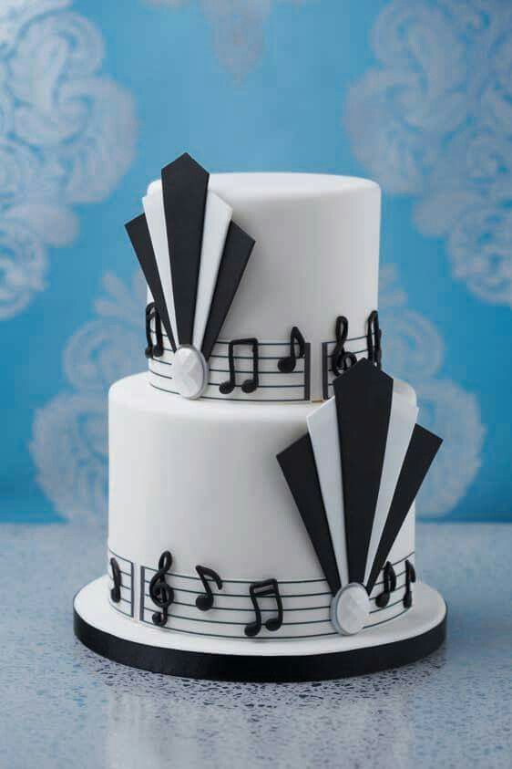 کیک تولد سفید مشکی مردانه