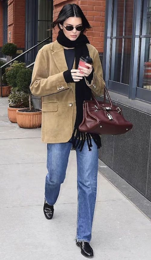 استایل‌های پاییز و زمستان کندال جنر با شلوار جین