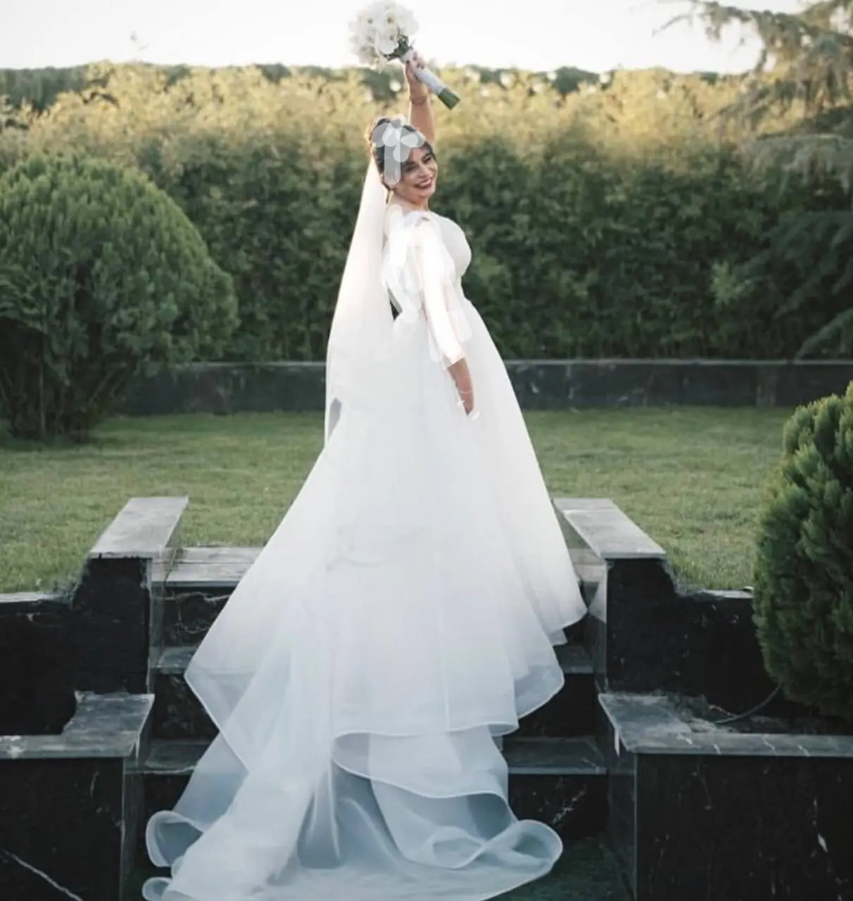 آلبوم عروسی عباس جمشیدی فر و همسر جوانش مهدخت خانوم