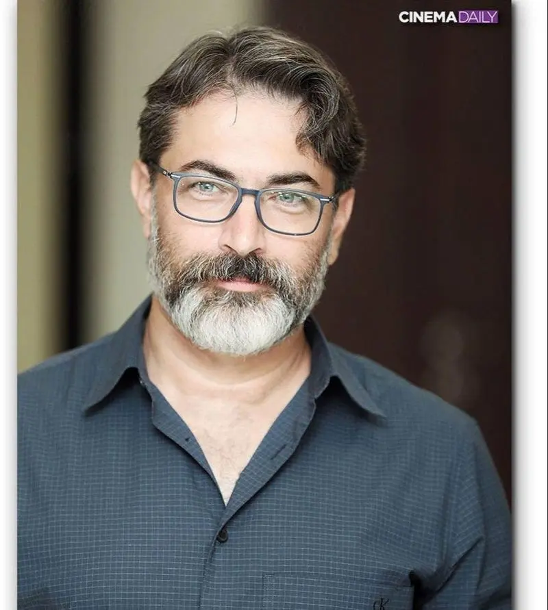 پارسا پیروزفر