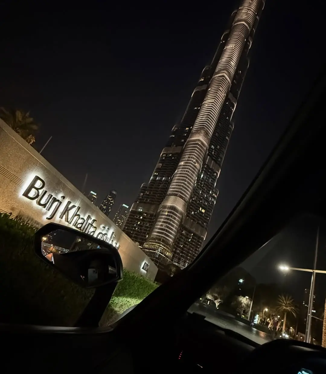 رضا گلزار و لامبورگینی اش و برج خلیفه (1)