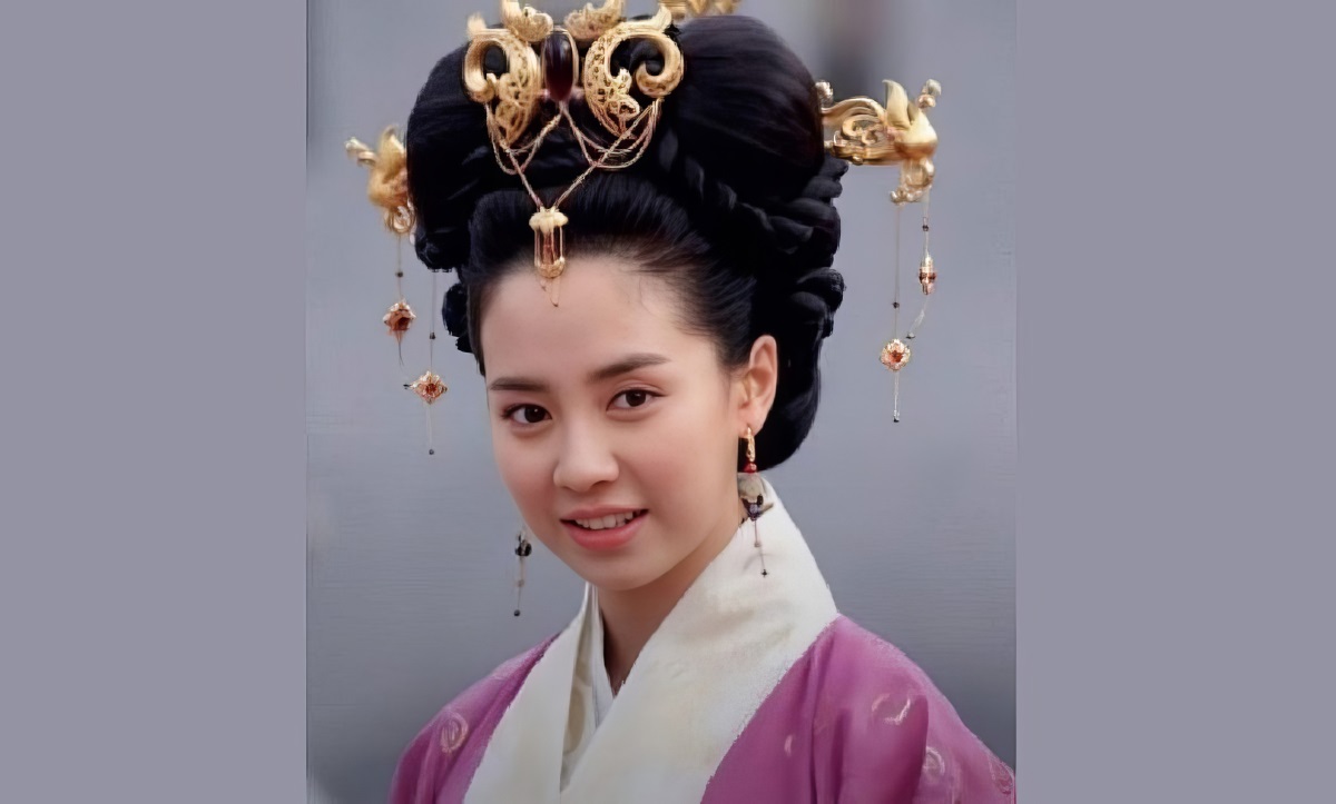 سونگ-جی-هیو-بانو-سویا