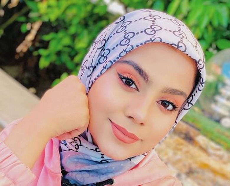 شقایق محمودی