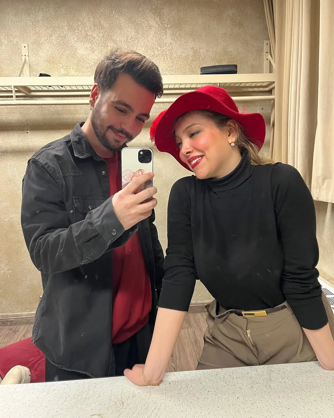 عکس جدی صدف اسپهبدی که در صفحه شخصی خود به اشتراک گذاشته (2)