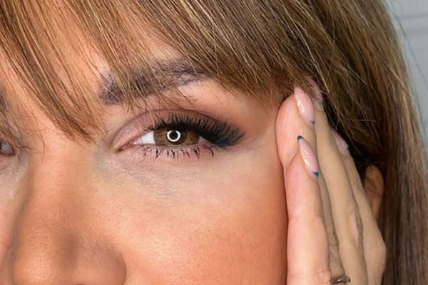 چرا قیمت اکستنشن مژه اینقدر متفاوت است؟ عوامل مهمی که باید بدانید!