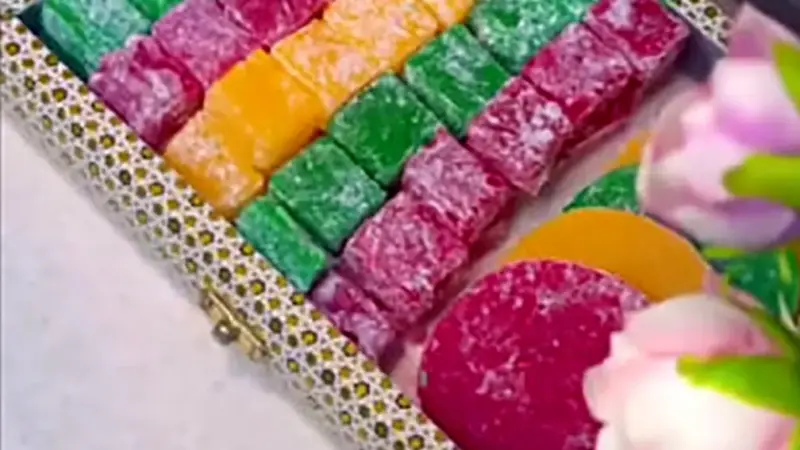 آموزش تهیه لوکوم خوشمزه با ژله برای دسر شب یلدا + فیلم 