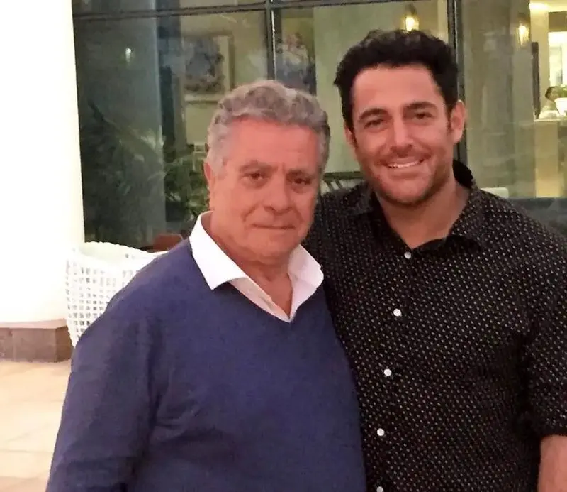 vossoughi_behrouz_1461426531_1234857709849542207_3060258838