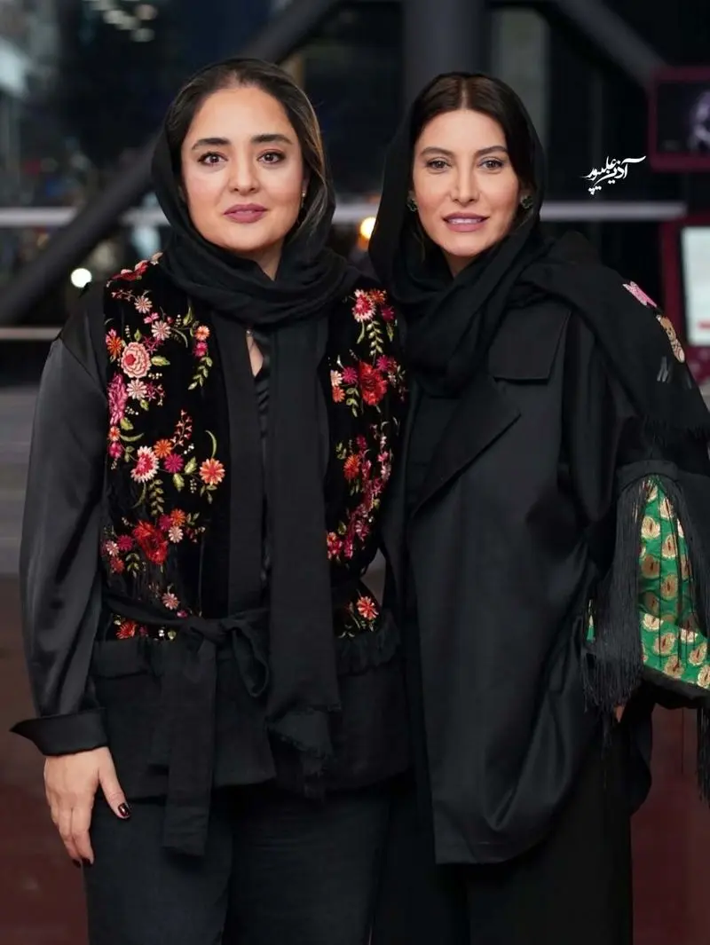 نرگس محمدی به همراه همسرش علی اوجی و فریبا نادری در جشنواره فیلم شهر