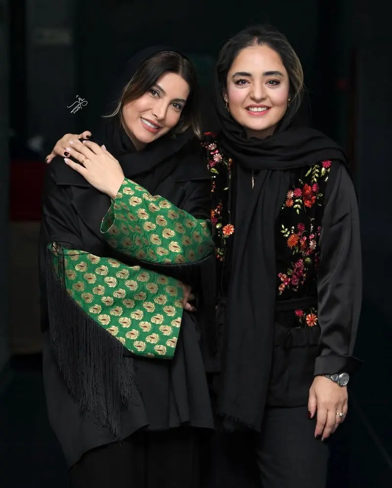 نرگس محمدی به همراه همسرش علی اوجی و فریبا نادری در جشنواره فیلم شهر