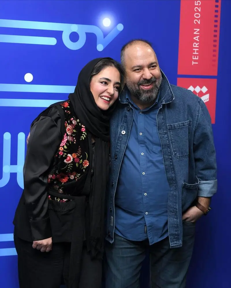 نرگس محمدی به همراه همسرش علی اوجی و فریبا نادری در جشنواره فیلم شهر