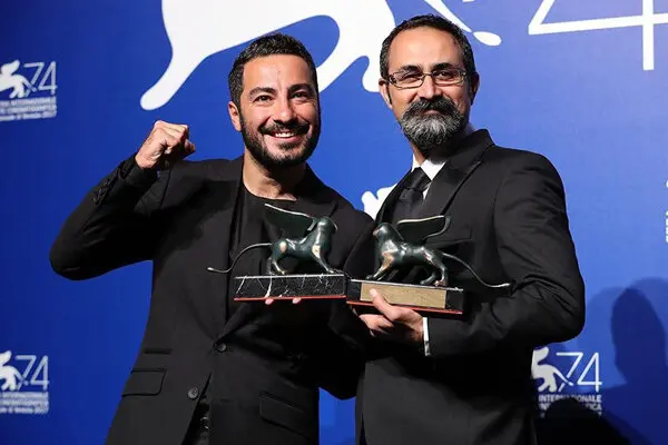 نوید محمدزاده