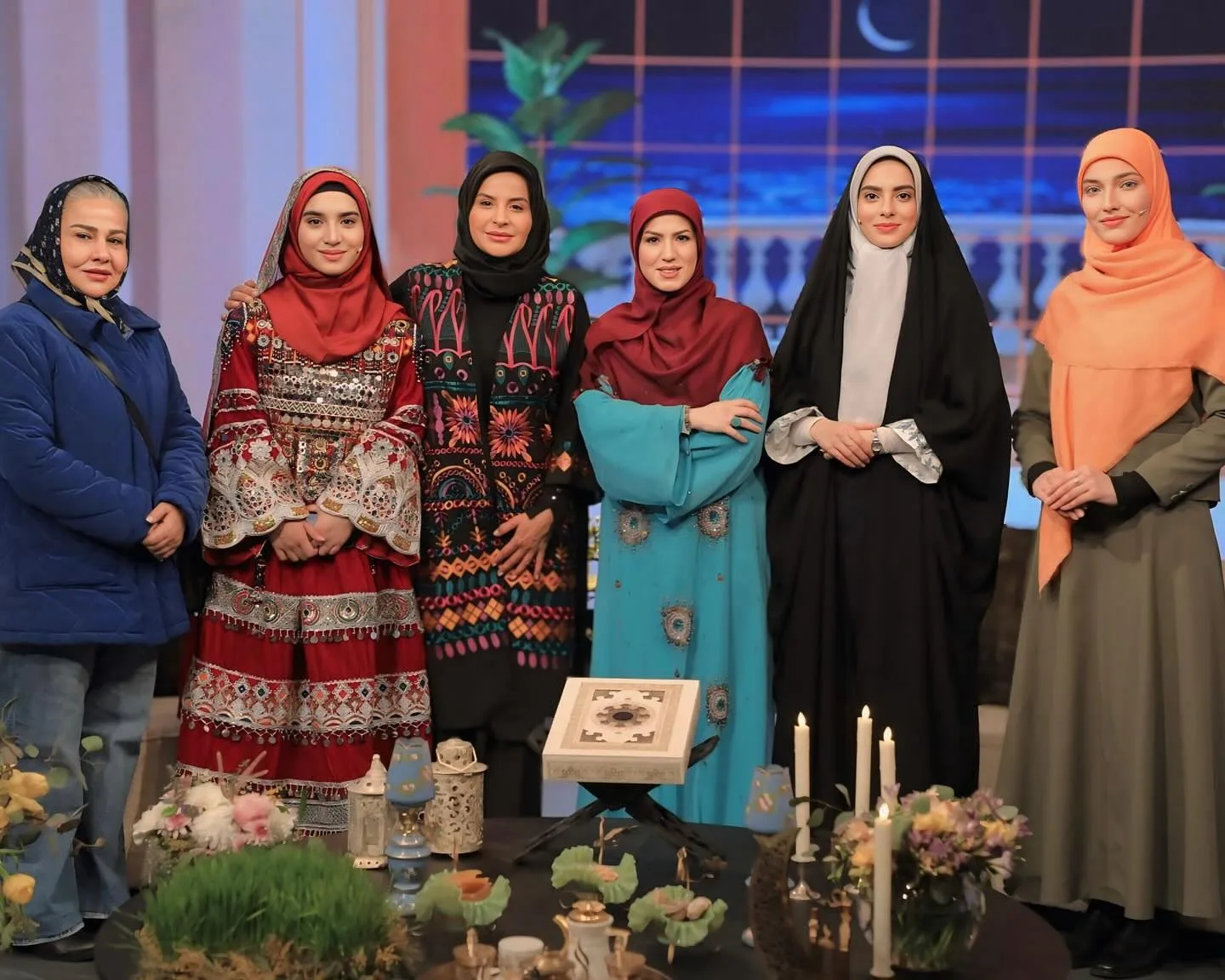 هانیه مومنیان در کنار دلارام سنجری، حوا فیضی و سیما تیرانداز و دیگر همکاران