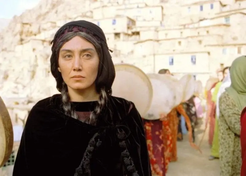 هدیه تهرانی در نیوه‌ مانگ