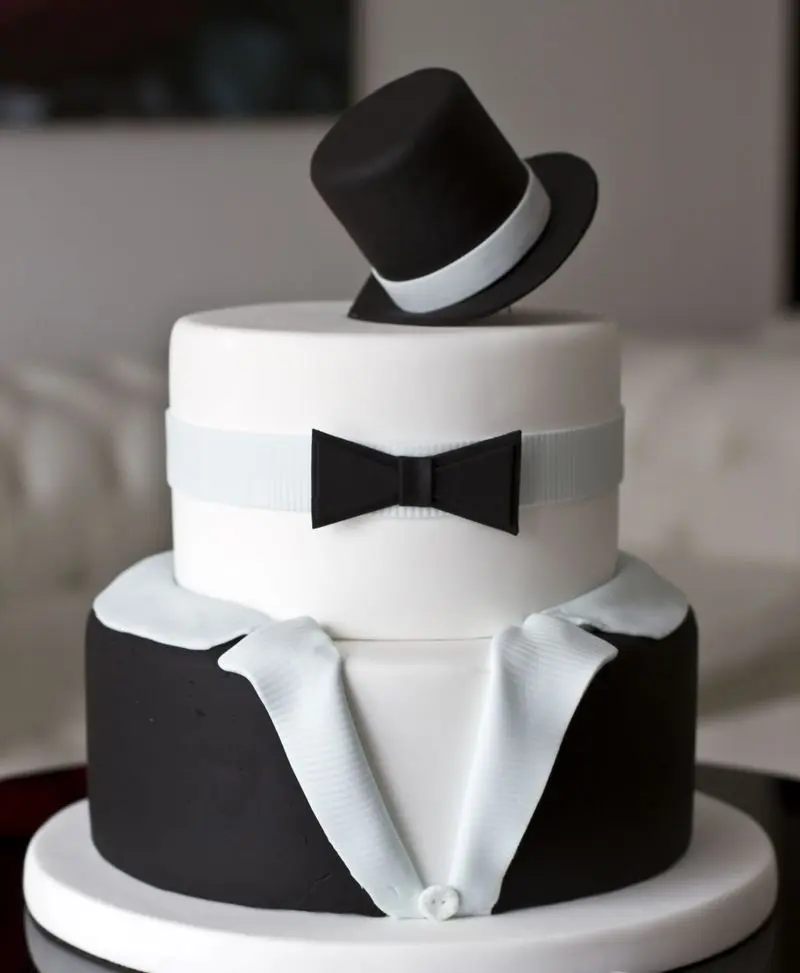 کیک تولد سفید مشکی مردانه