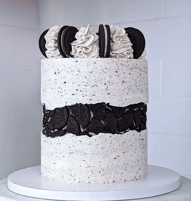 کیک تولد سیاه و سفید