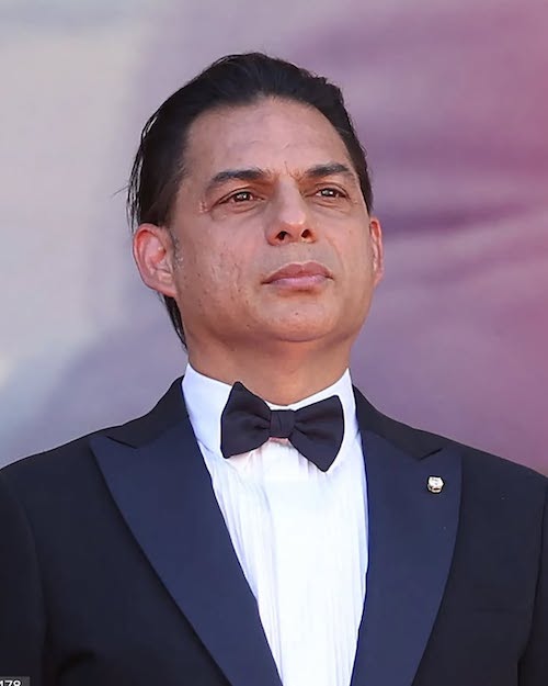 استایل یکنواخت پیمان معادی روی فرش قرمزها