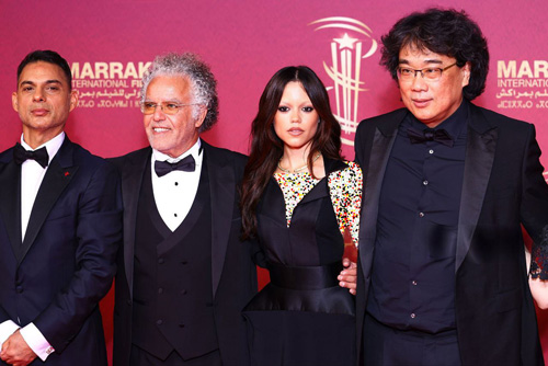 استایل یکنواخت پیمان معادی روی فرش قرمزها