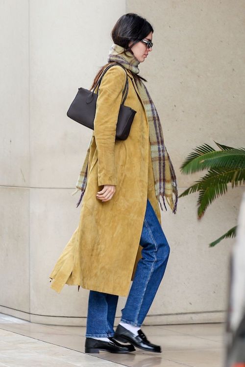 استایل‌های پاییز و زمستان کندال جنر با شلوار جین